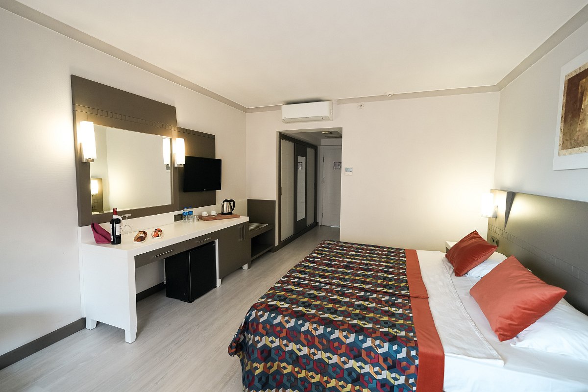 Doppelzimmer Land- oder Meerblick