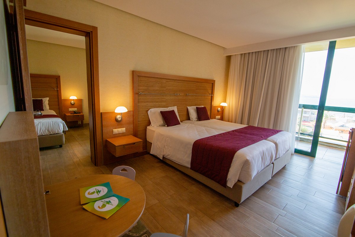 Familienzimmer mit Verbindungstür